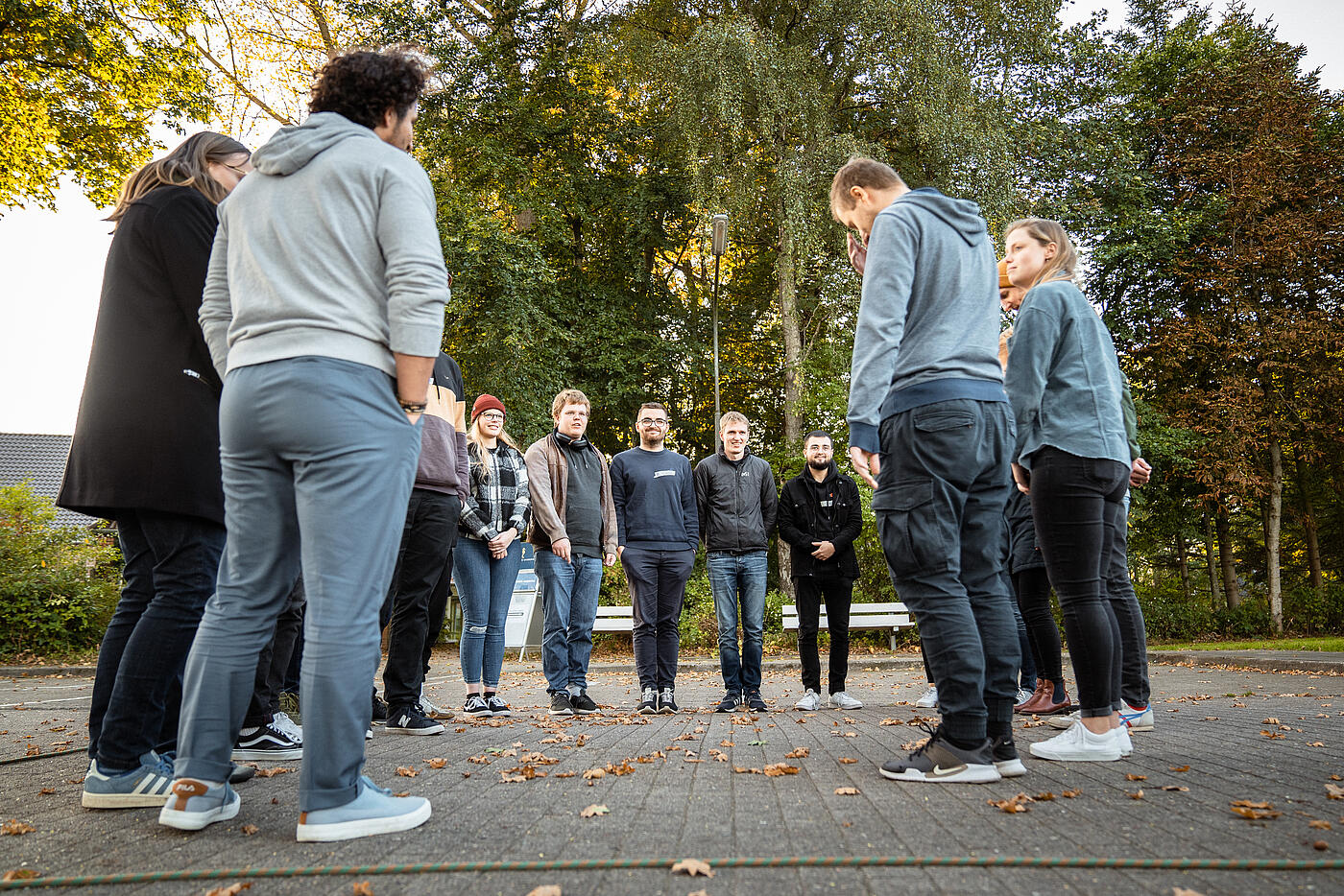 Das Team von visuellverstehen bei der Klausurtagung 2021 im Freien.